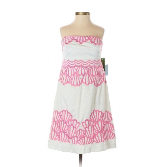 Lilly Pulitzer Strapless Dress
Perfect summer dress! Gorgeous embroidery. - Picture 4 of 5
